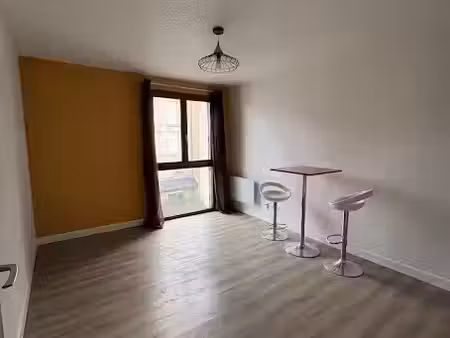 location meublée appartement 2 pièces 29.61 m² à onet-le-château (12000)  400 €