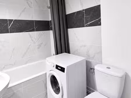 studio meublé avec balcon à gaillard