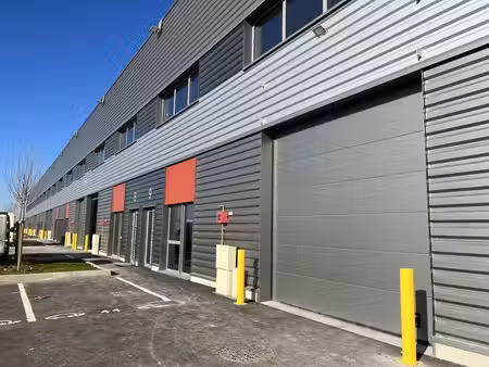 location local d’activités 8675m²