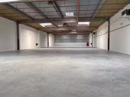 location local d’activités saint-denis 93200 1583m² à 4805m²