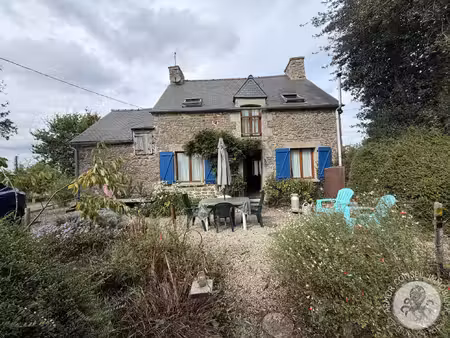 le charme de la pierre dans un écrin de verdure à bourseul