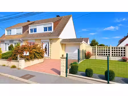 maison semi individuelle de 110 m² habitable en secteur privilégié