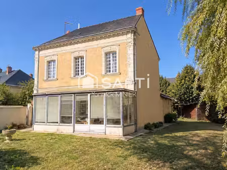maison ancienne au calme avec joli terrain clos