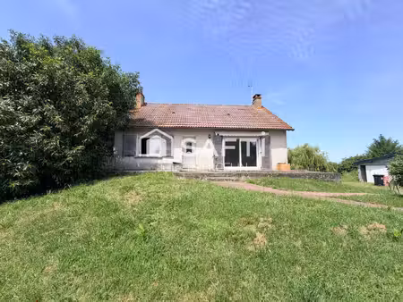 maison sur sous sol à rénover sur terrain 5 761m²