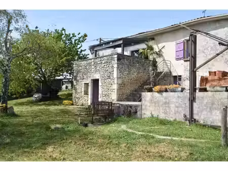maison en pierre avec dépendances ? ronsenac (charente)