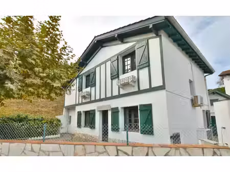 bidart centre – maison à rénover avec atelier  garage et dé