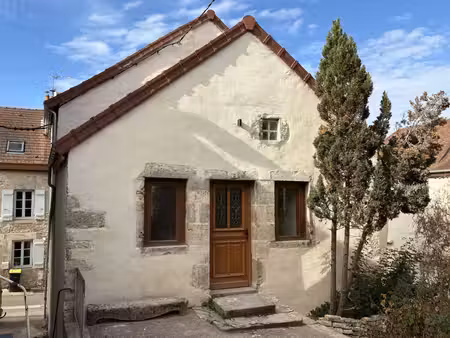maison de village en pierre entièrement rénovée