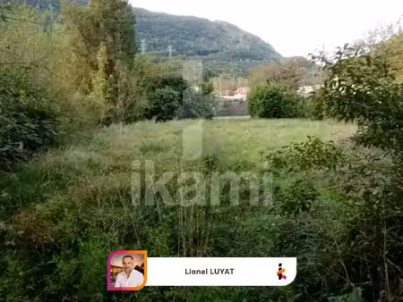 terrain autorisant la construction à albertville secteur pla