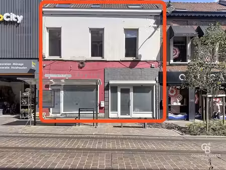 espace commercial en triplex (+-350m²) / á 2 pas de xavier d