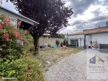 immeuble 6 pièces 216 m²