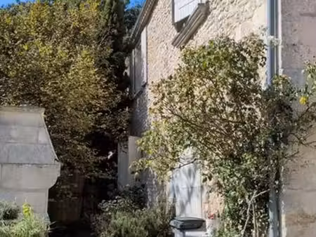 très belle propriété en pierre 140m²