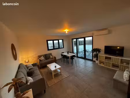 beau t4 meublé climatisation terrasse parking