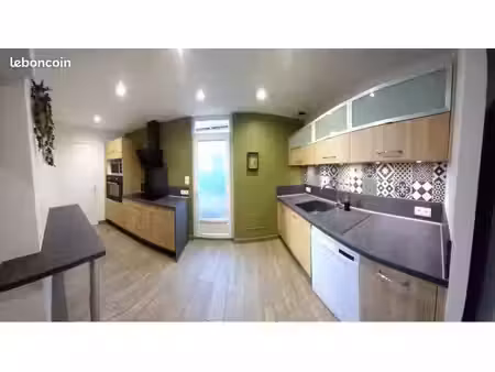agréable maison de bourg avec jardin et garage à saint-laurent-de-la-plaine