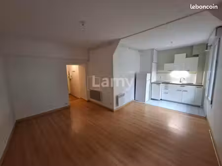 studio 1 pièce 30 m²