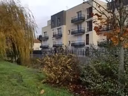 studio 1 pièce 28 m²