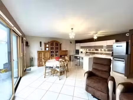 location meublée appartement 3 pièces 70 m² à saint-gilles-croix-de-vie (85800)  850 €