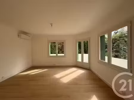 location appartement 4 pièces 103 m² à montpellier (34000)  1 396 €