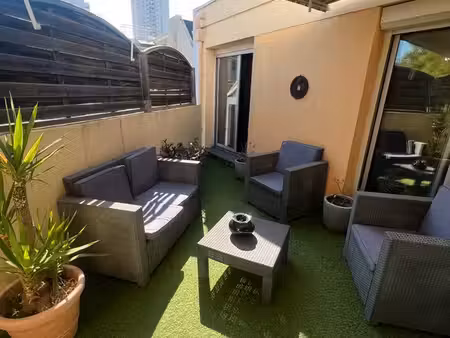 bel appartement t3 avec terrasse  garage et climatisation