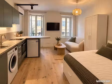 trets – studio 21 m² neuf – meublé  climatisé et tout équipé