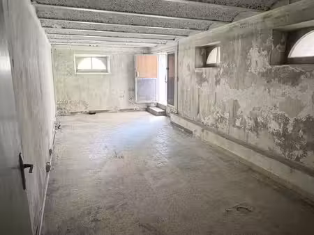 local commercial 49 m² aubagne