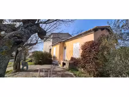 ancienne propriété familiale à réinventer 2 000m2 de terrain (aix en provence)