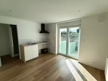 location appartement 1 pièce 19.95 m² à brest (29200)  430 €