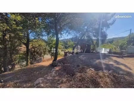 terrain constructible 800m² avec 20% d'emprise au sol