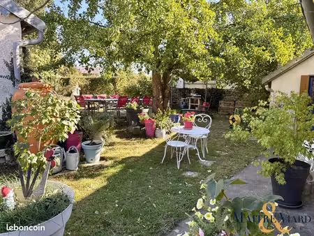 maison 8 pièces 246 m²