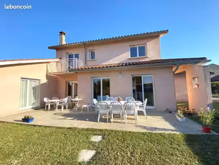 maison de ville 130 m² terrain 650 m² brindas centre