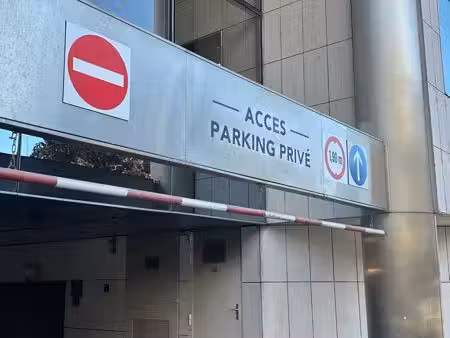 vente de places de parking en plein centre de la part-dieu (lyon 6)