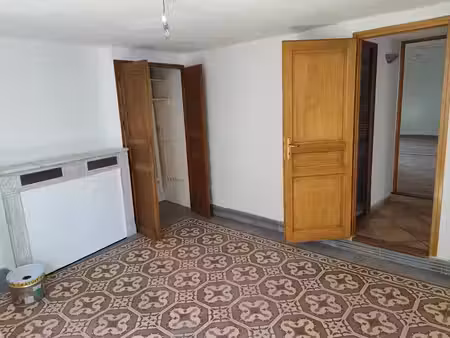 location appartement 3 pièces 55 m² à brignoles (83170)  600 €