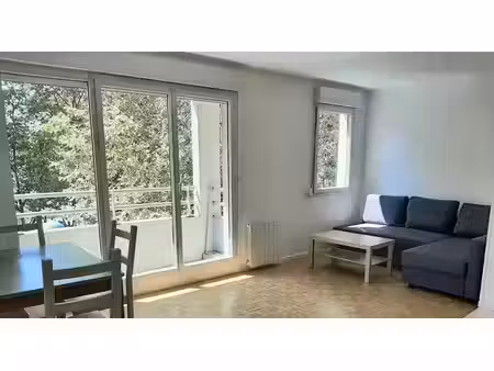 location meublée appartement 1 pièce 28 m² à villeurbanne (69100)  660 €