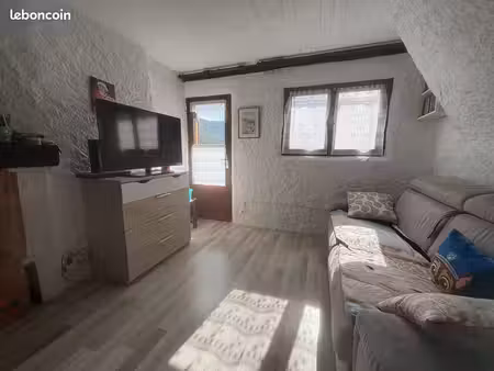 studio 1 pièce 32 m²