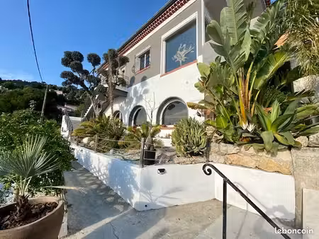 villa vue mer avec piscine – nice grande corniche 1 150 000 | 145 m² | 7 pièces | 4 chambr