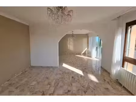 location appartement 4 pièces 98 m² à le mée-sur-seine (77350)  1 390 €