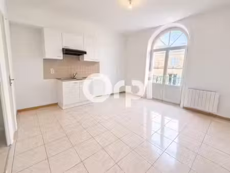 location appartement 1 pièce 38.79 m² à surgères (17700)  450 €