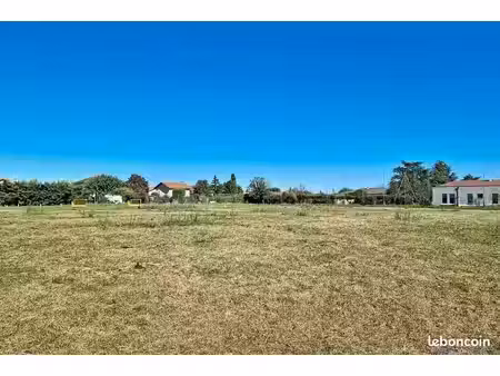 terrain 404 m² genas