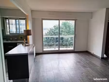 5 pièces 107 m²  3 chambres  cave et parking inclus