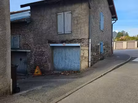 maison de ville a meximieux de 30 m² au sol possibilite airbnb ou studio ou t1 a creer ou 