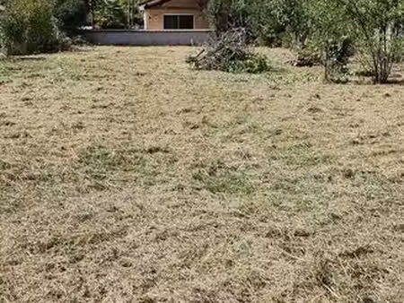 terrain constructible 669m²