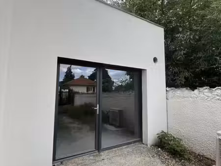 local commercial 56 m²