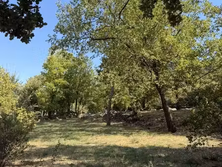 terrain à bâtir de 1000 m² à la celle (83)