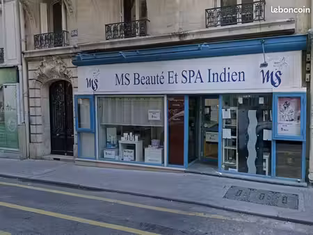 boutique 68 m² paris