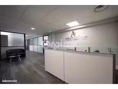 bureau 299 m²