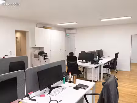 bureaux 151 m²