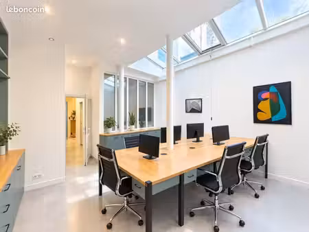 bureau 81 m²