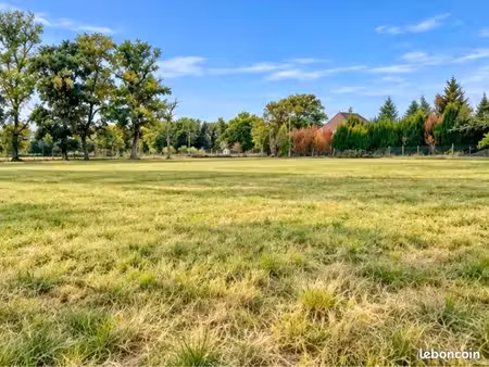 terrain constructible d’environ 5 000 m² – charmeil – aux portes de vichy
