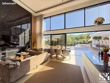 villa 5 pièces 195 m²