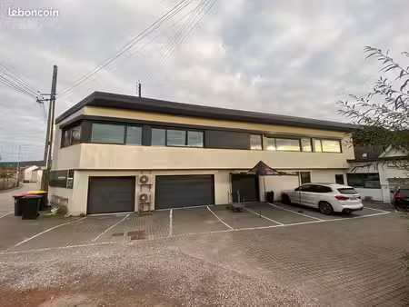 bureaux climatisés de 70 m² avec 3 places de parkings à remiremont