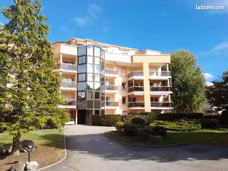 penthouse 6 pièces 241 m²